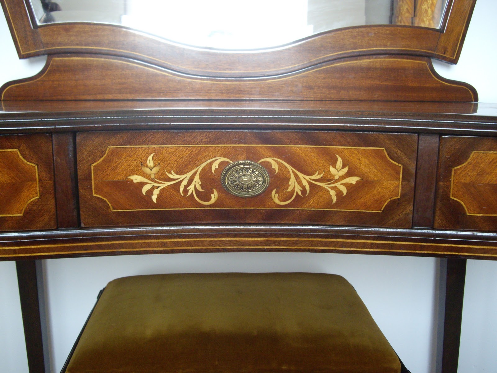 Antiguedades Dormitorio de Caoba y Limoncillo