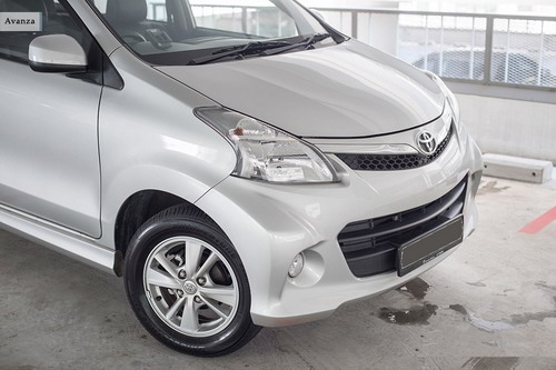 Toyota Avanza Veloz Perbandingan Toyota Avanza Veloz vs. Honda Mobilio RS