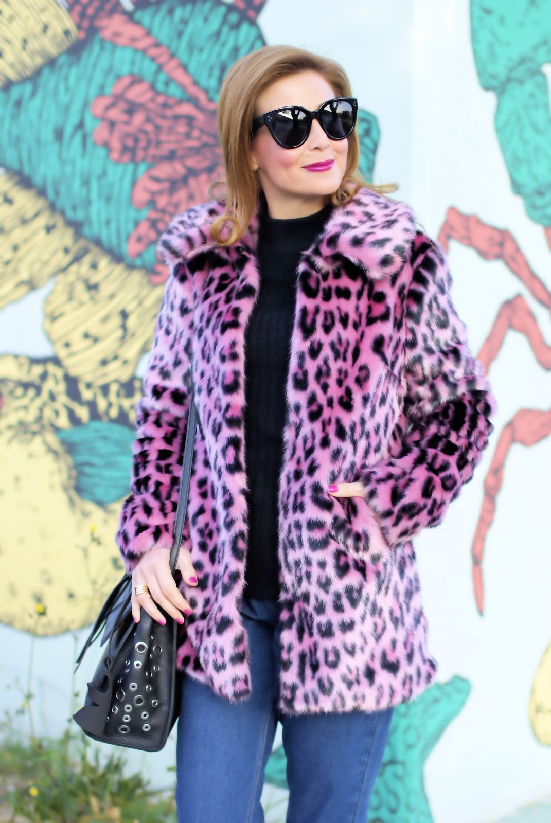 How to wear pink in the Winter pink leopard faux fur jacket Fashion