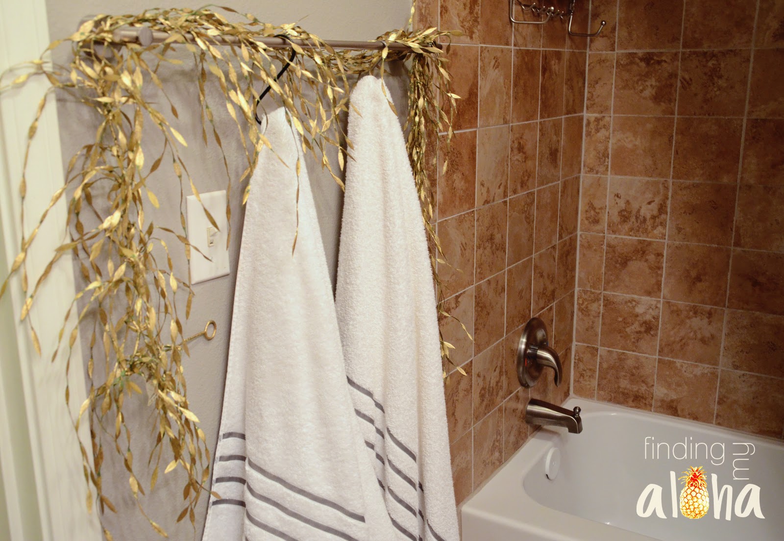 Finding My Aloha Decorating bathrooms for Christmas {tips & a tour}