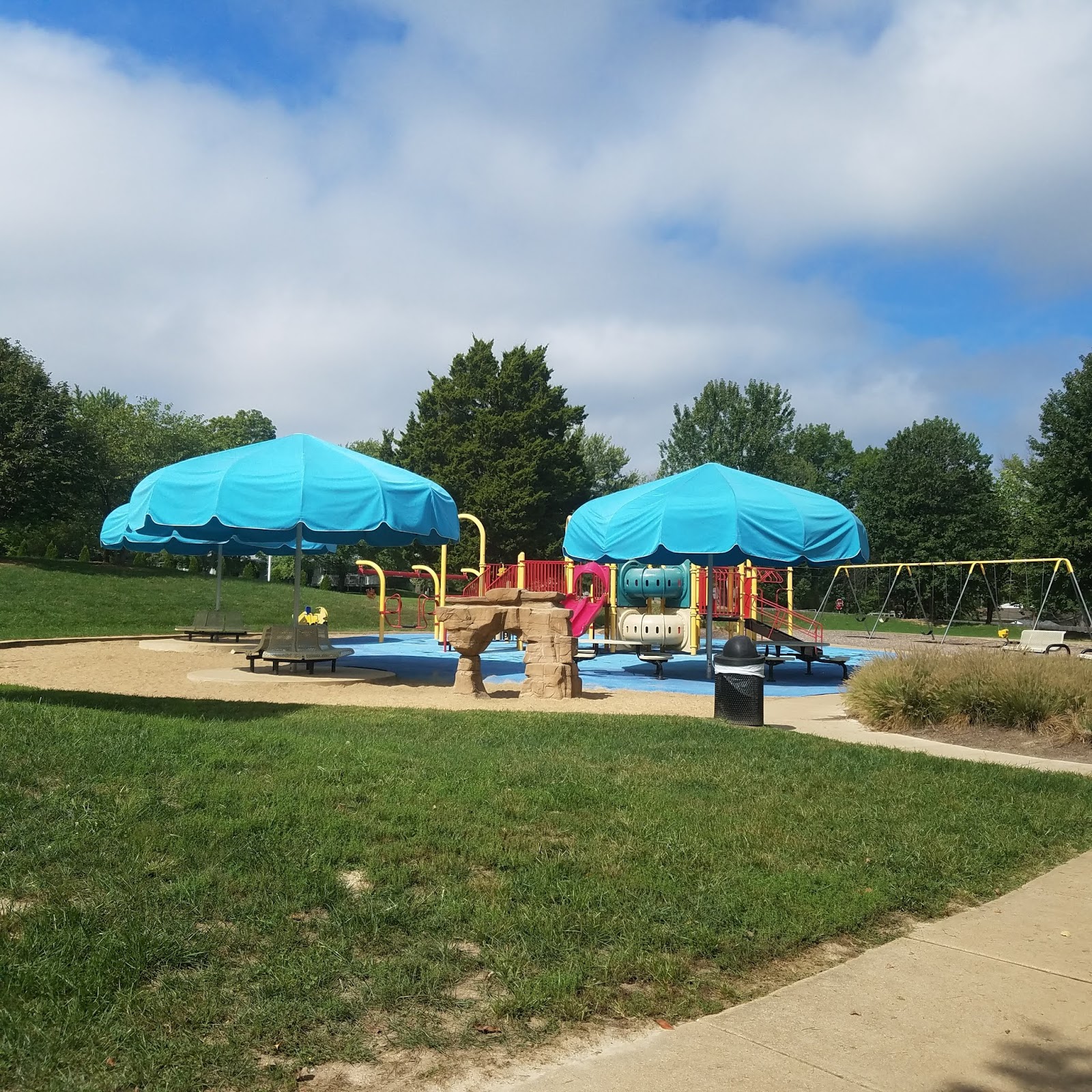 Play St. Louis The Pointe at Ballwin Commons, Ballwin