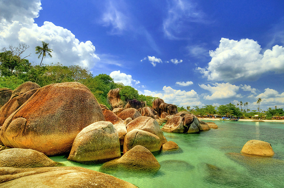 5 Pantai Terkenal di Indonesia Ayo Dolan