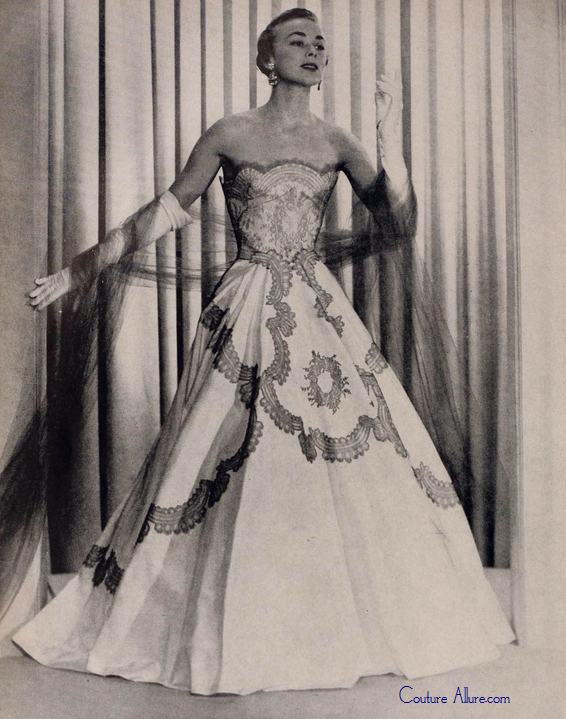 1951 Christian Dior  Vintage gowns, Fashion, Vintage fashion