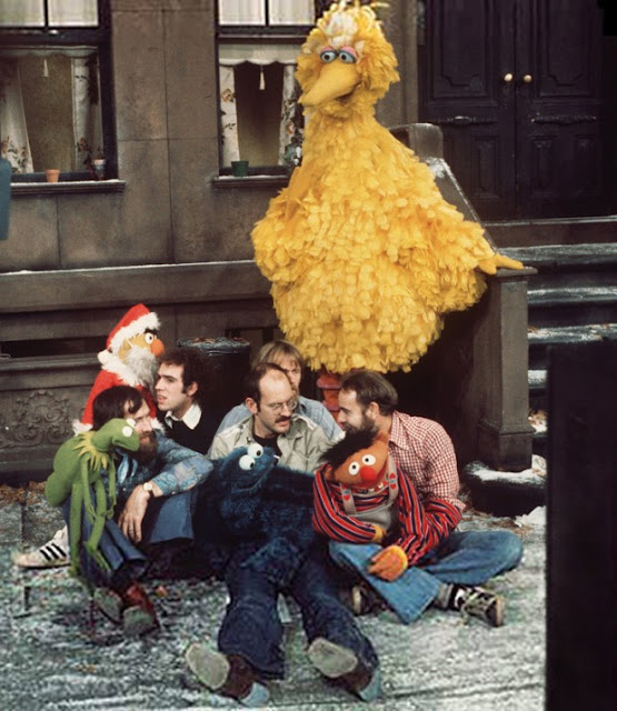 28 Fascinating Photos of Behind the Scenes With the Muppets From the