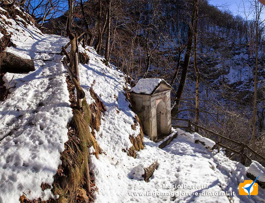 La prima cappelletta del sentiero Ponte di Piero Monteviasco La prima cappelletta del sentiero Ponte di Piero Monteviasco
