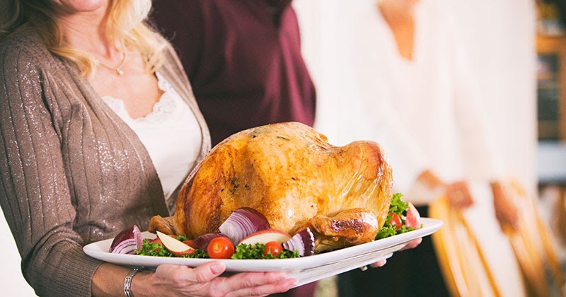 Best Hacks for Hosting a Stress-Free Friendsgiving This Year