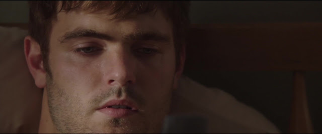 Films Et Séries Tv Avec Alex Roe ausCAPS: Alex Roe shirtless in Forever My Girl