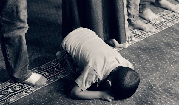 Ternyata Gerakan Shalat Bermanfaat Bagi Kesehatan Ternyata Gerakan Shalat Bermanfaat Bagi Kesehatan