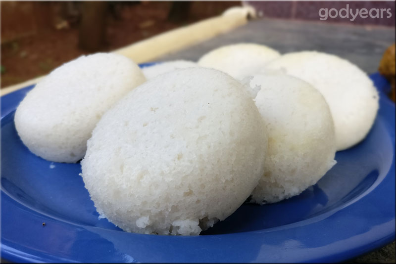 Recipe - Sannas ( Goan or Mangalorean Steamed Rice Cakes )