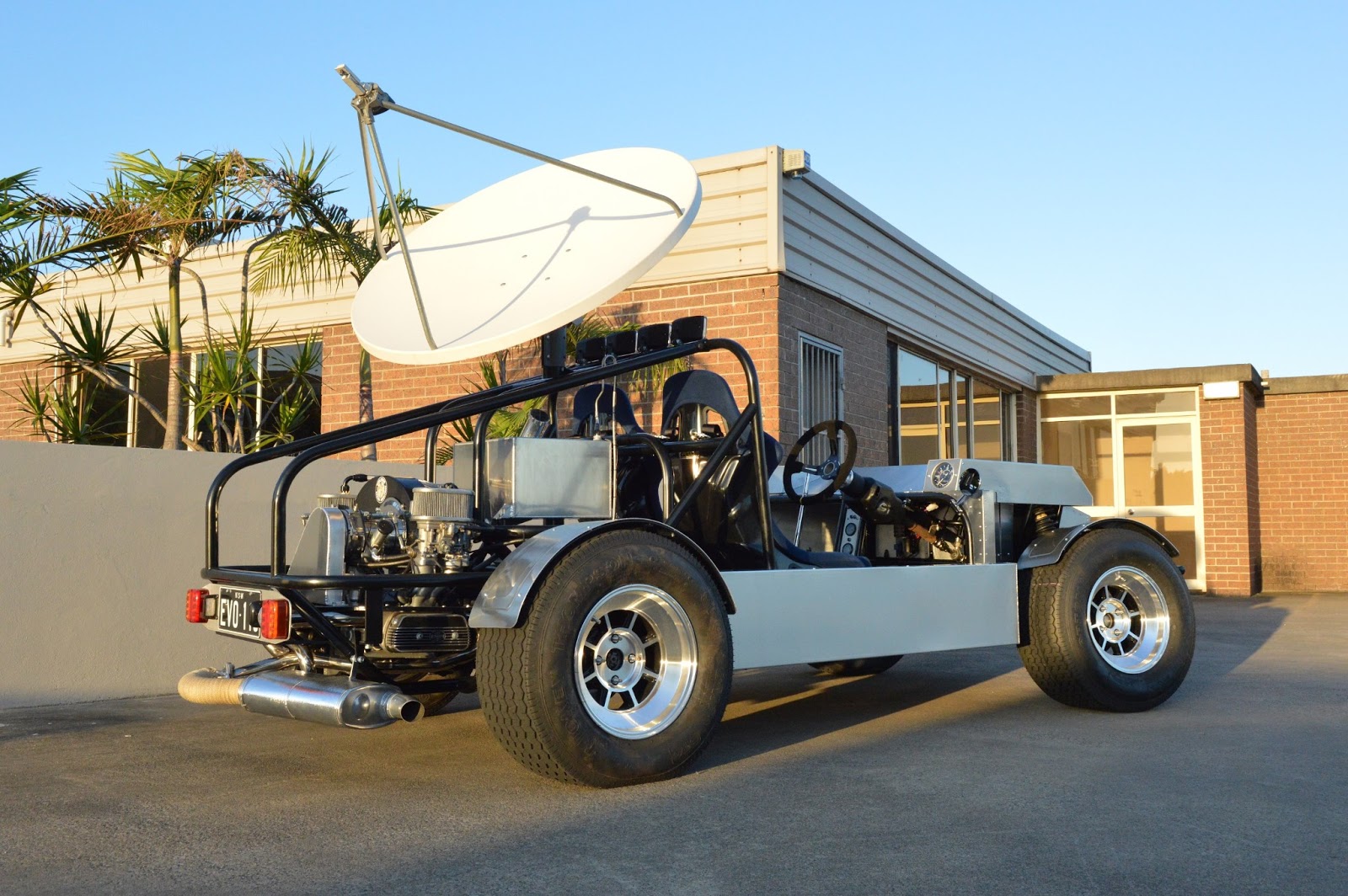 EVOLUTION CUSTOM INDUSTRIES Moon Buggy promo vehicle