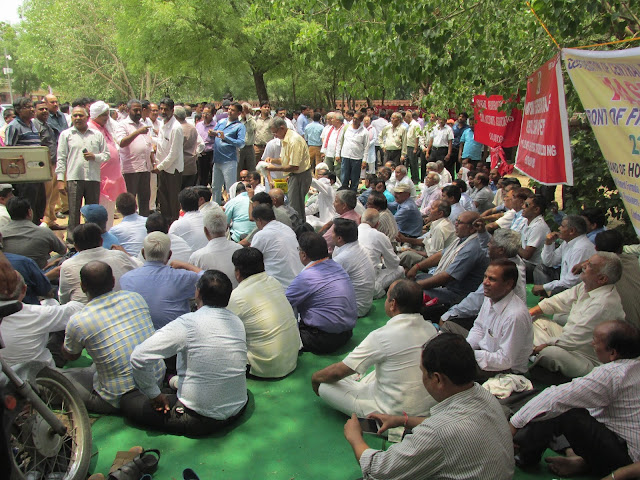 Mass dharna a thundering success : Confederation