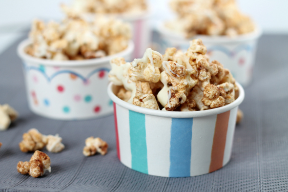 Snickerdoodle Kettle Corn - crazy easy and delicious! Makes a great snack or package as gifts.