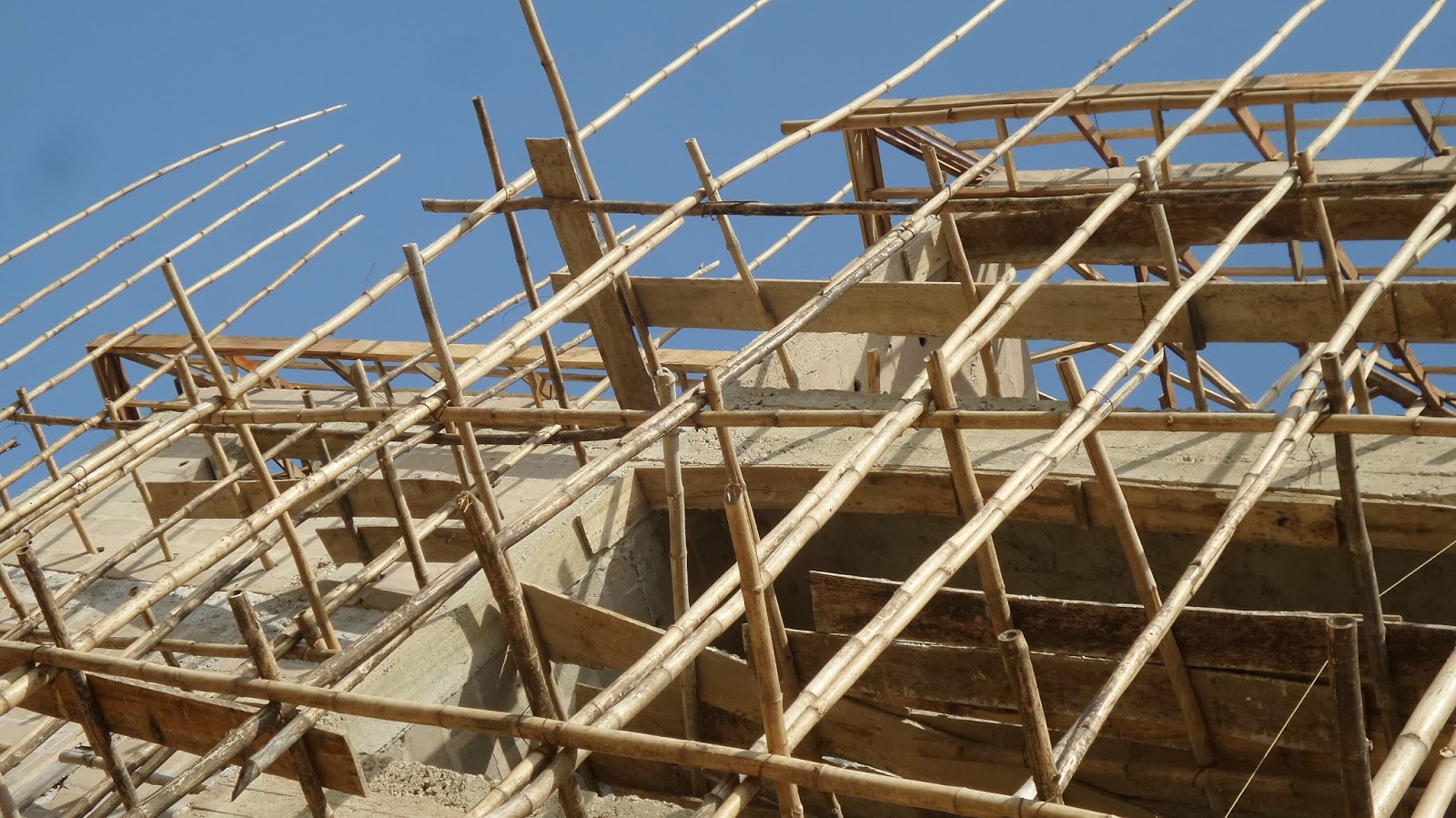 This is how we construct those beautiful roofing works you see everywhere