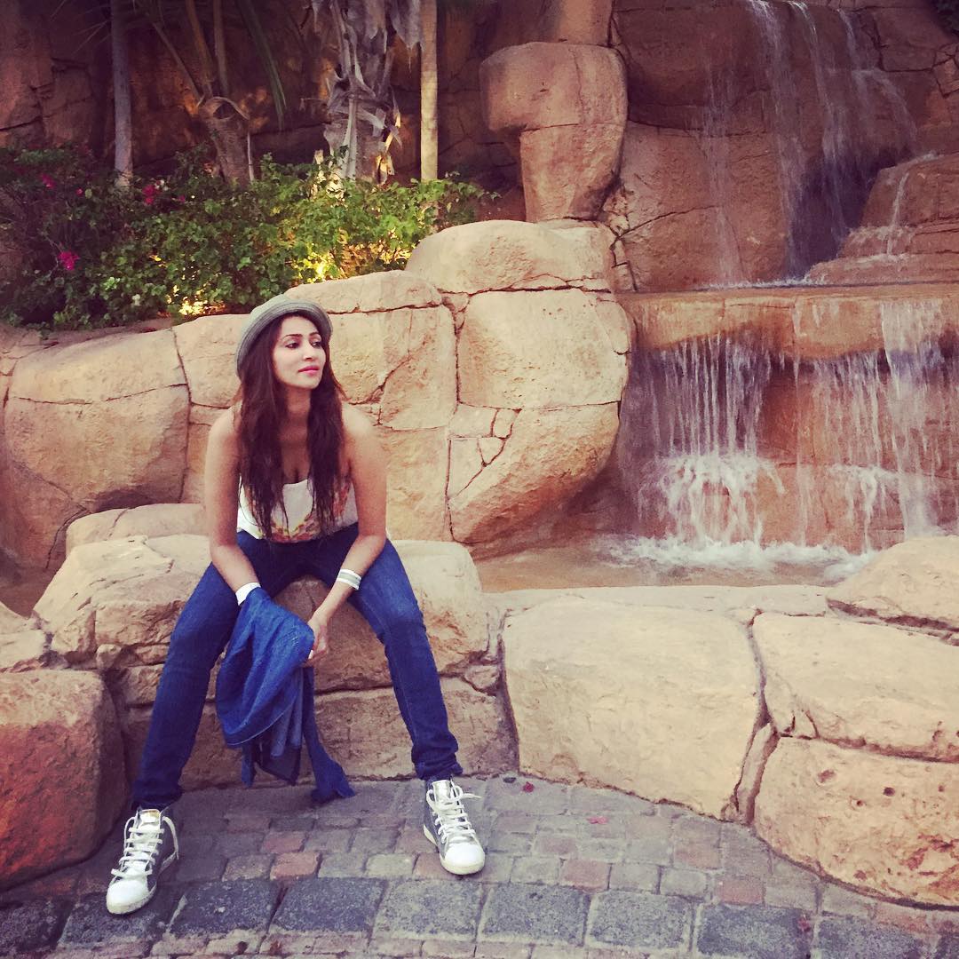 Tv Actress Rishina Kandhari latest bikini hot pics - Actress Doodles