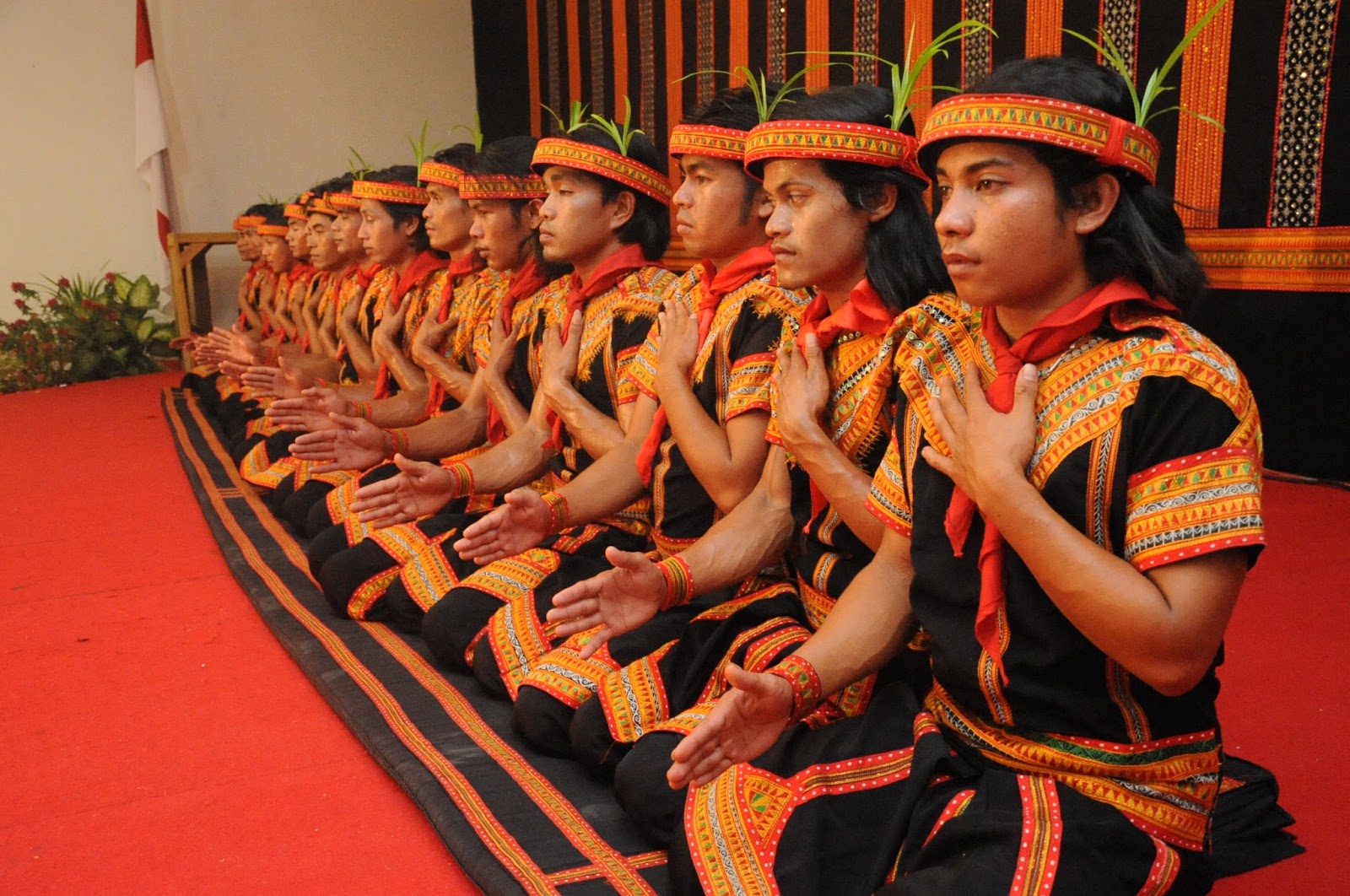Mengenal Tari Saman Khas Aceh