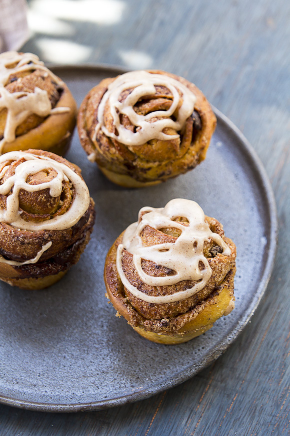 pumpkin-rolls-bread-pan-calabaza