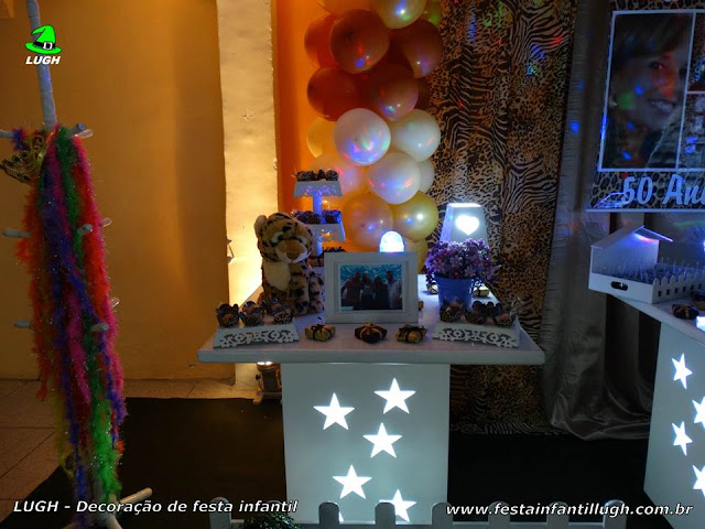Tema da Oncinha - Decoração provençal simples - Detalhes imagem 03 Mesa decorada da Oncinha - Festa infantil de meninas