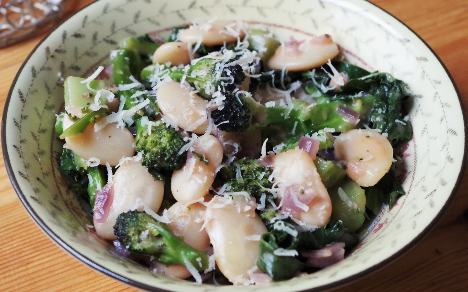 Purple Sprouting Broccoli & Butter Beans w/ Tomato & Basil Violife