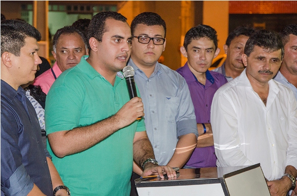 Prefeitura de Cocal inaugura Centro Comercial e praça - Imagem 40