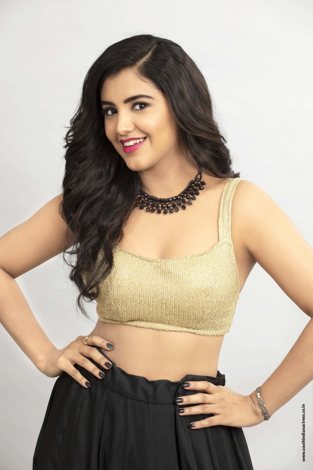 heroine new photoshoot nela ticket movie heroine malavika sharma new stills heroine new photoshoot nela ticket movie heroine malavika sharma new stills