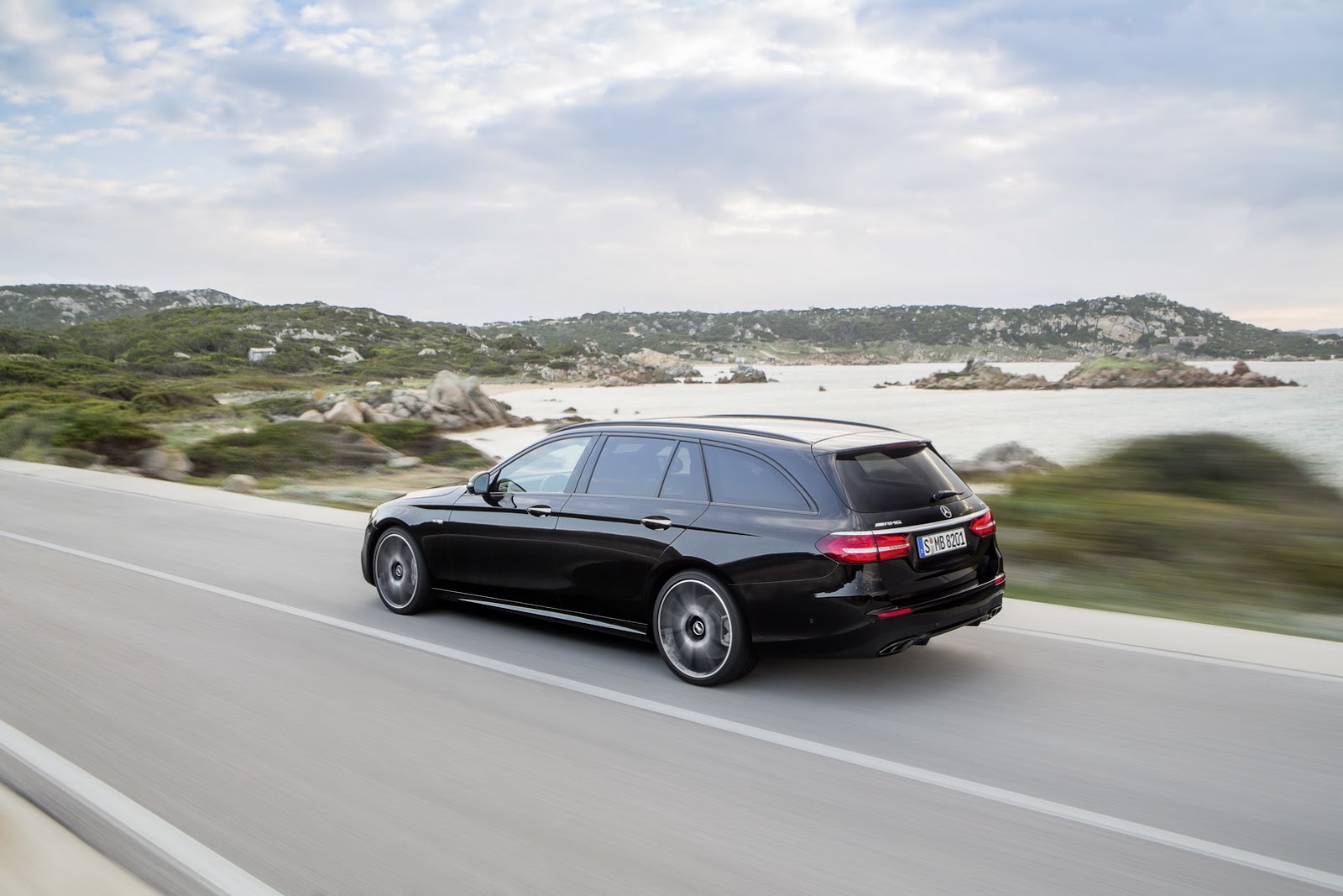 Mercedes-AMG-E43-Estate-2.jpg