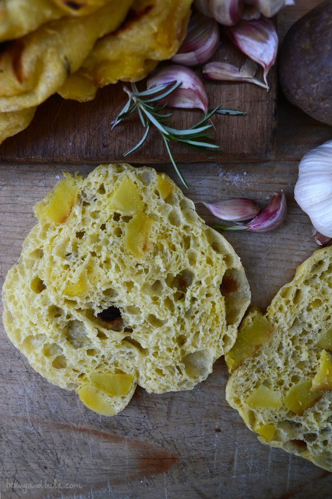 focaccia di semola con patate/ semolina flatbread with potatoes