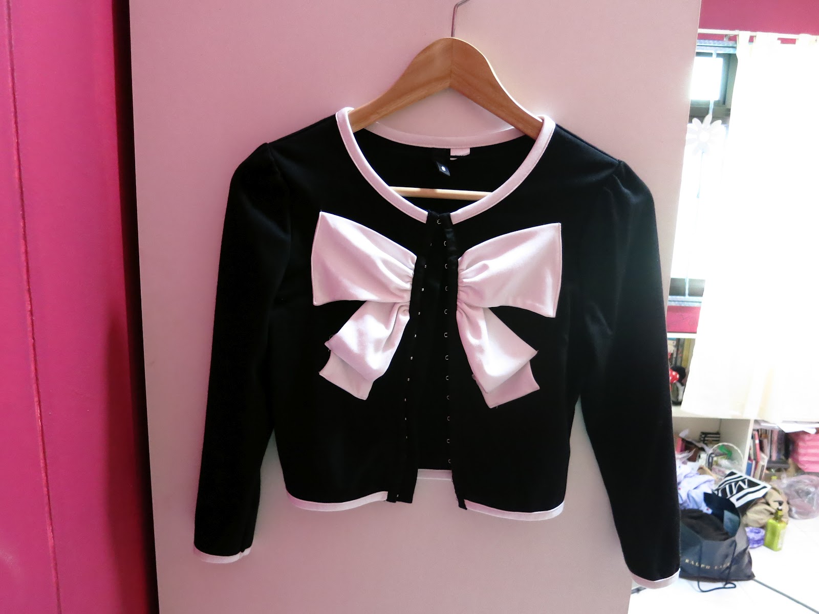 tippytapp: Selling: Outerwear