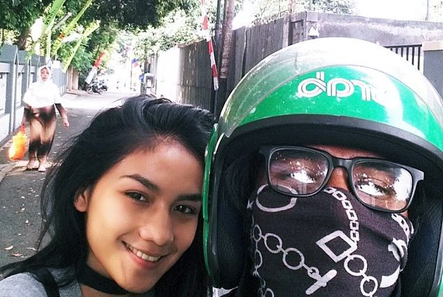 Selalu Dapat penumpang Cewek Cantik dan Bule, Driver Ojek Online Ini Bikin Iri Selalu Dapat penumpang Cewek Cantik dan Bule, Driver Ojek Online Ini Bikin Iri