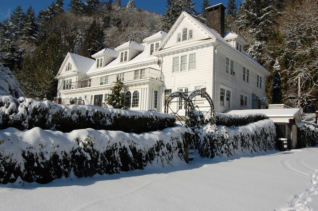 Sweet House Dreams 1927 Rutherglen Mansion Bed and Breakfast in