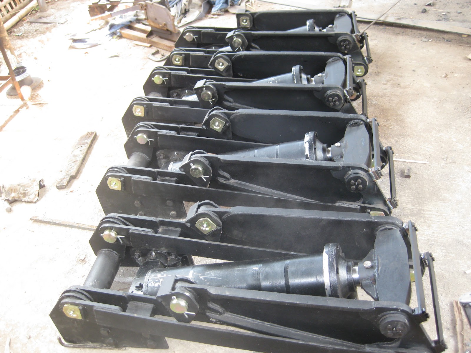 Hydraulic Dump Truck DUMP HOIST MECHANISM