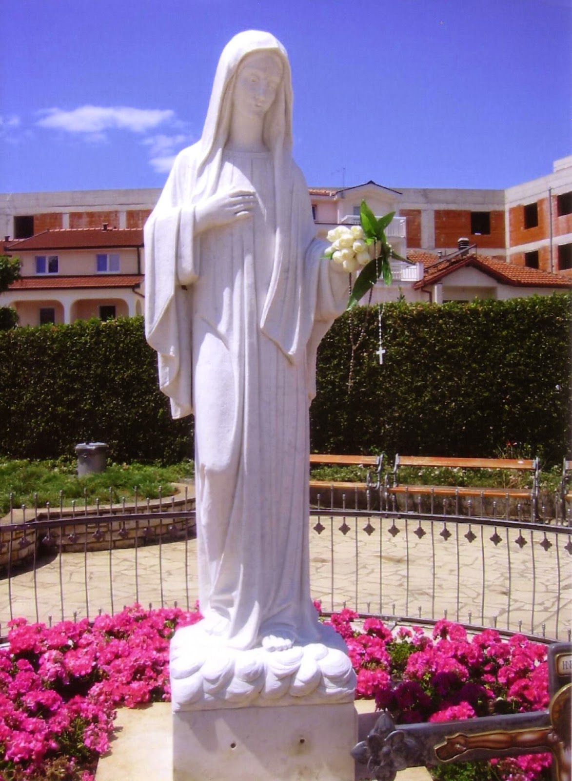 la vera statua della madonna di medjugorje