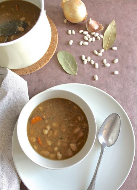 Fabada Asturiana, soupe espagnole de haricots blancs et épices (vegan) • Cook A Life! by Maeva