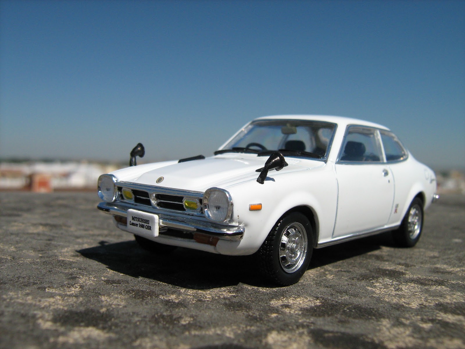 Mitsubishi lancer a70