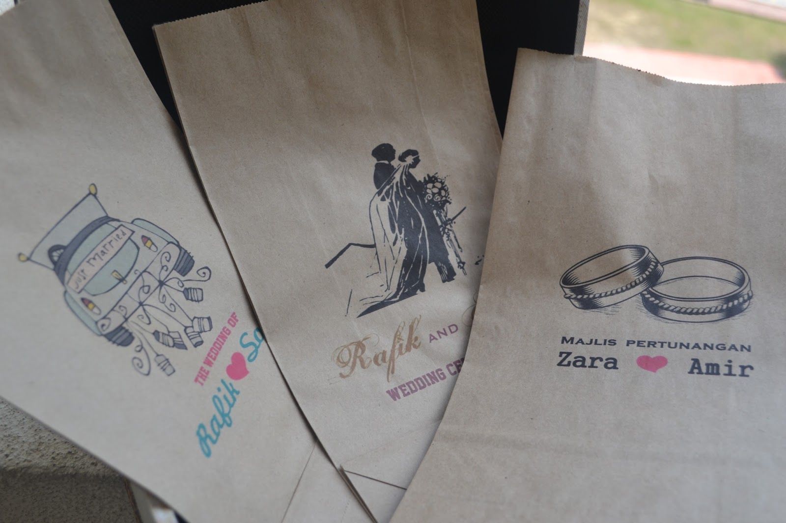 The Moons Gallery and 1st in Malaysia Specialize in Customade Gift Printed Brown