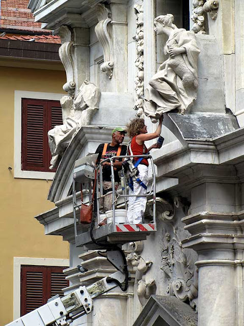 Statues, chiesa della Santissima Annunziata, church of the Most Holy Annunciation, via della Madonna, Livorno