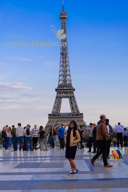 An evening by the Eiffel Tower, Paris