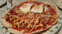 Pizza Barbacoa Mixta De Pollo Y Pisto Con Huevo
