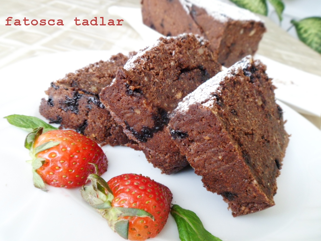 fatosca tadlar BAYAT EKMEKLİ ÇİKOLATALI KEK