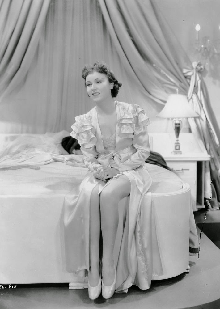 It's The Pictures That Got Small ...: THE MONDAY GLAMOUR 15!