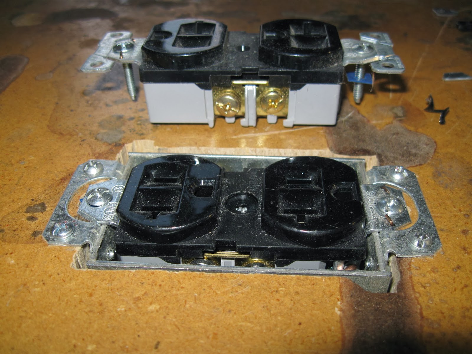 Easy Cheesy Garge: Wiring Outlets to the Workbench - Countertop Mount