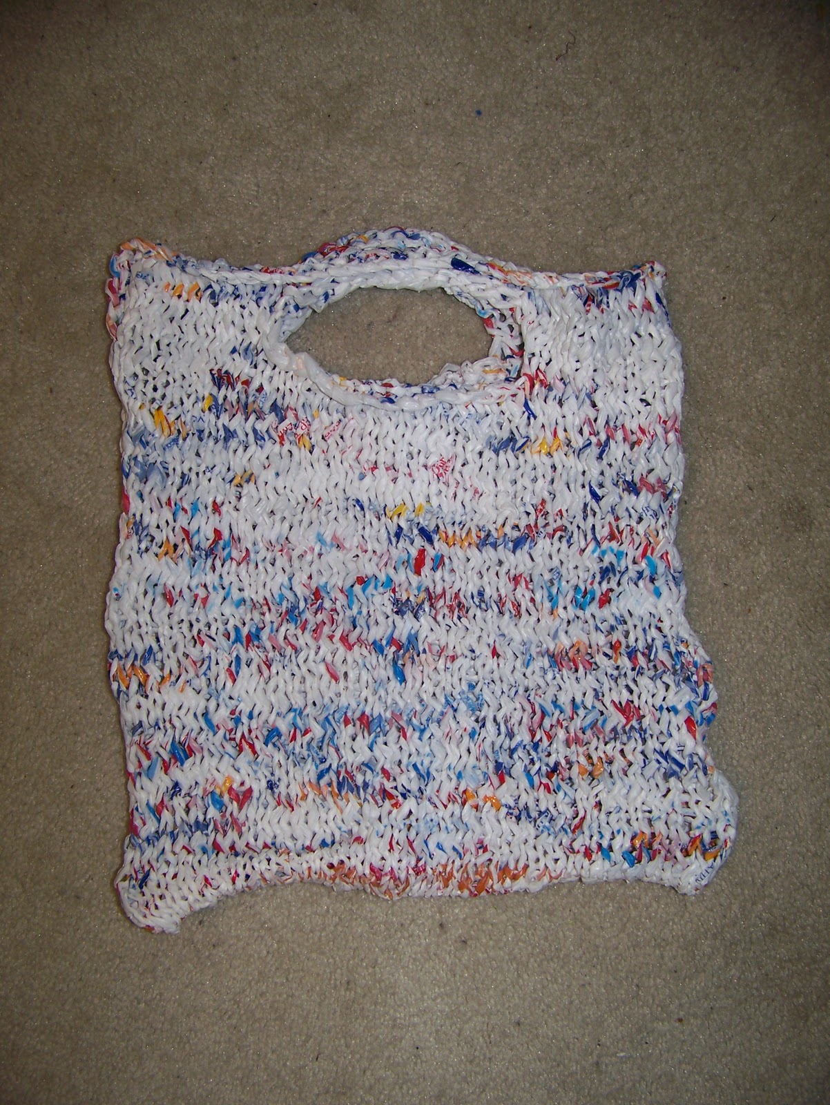 Making Cooley Stuff: Recycled plastic grocery bag tote