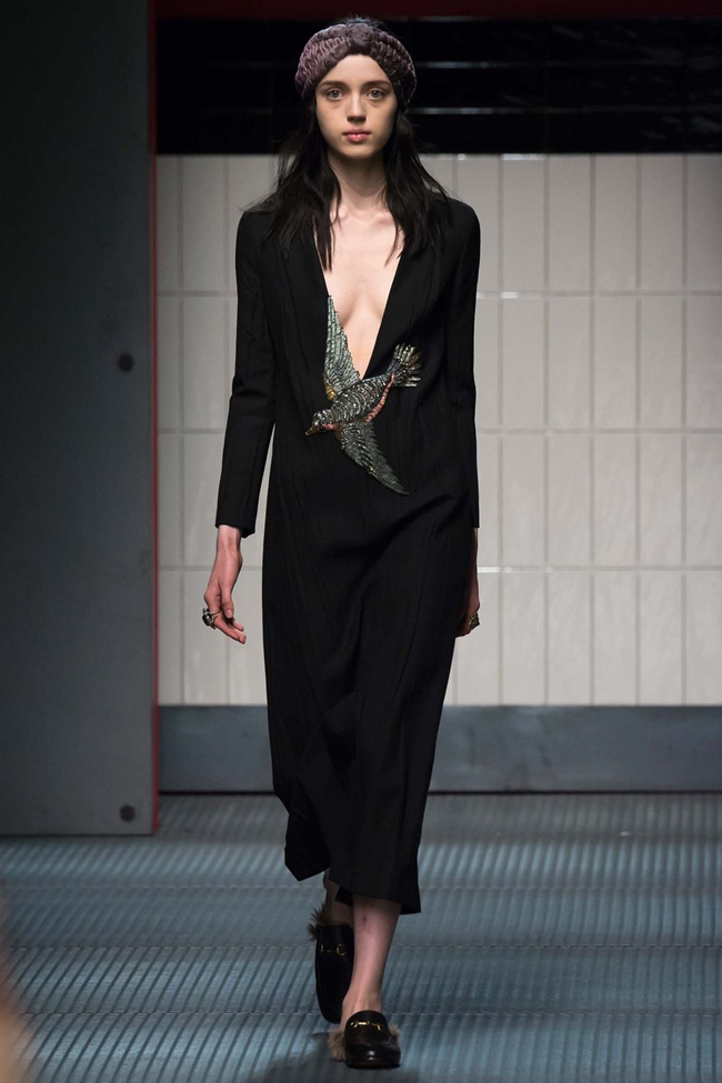 Gucci 2015 AW, Esmeralda Seay-Reynolds -1 Gucci 2015 AW Black Bird-Embroidery Silk Gown on Runway