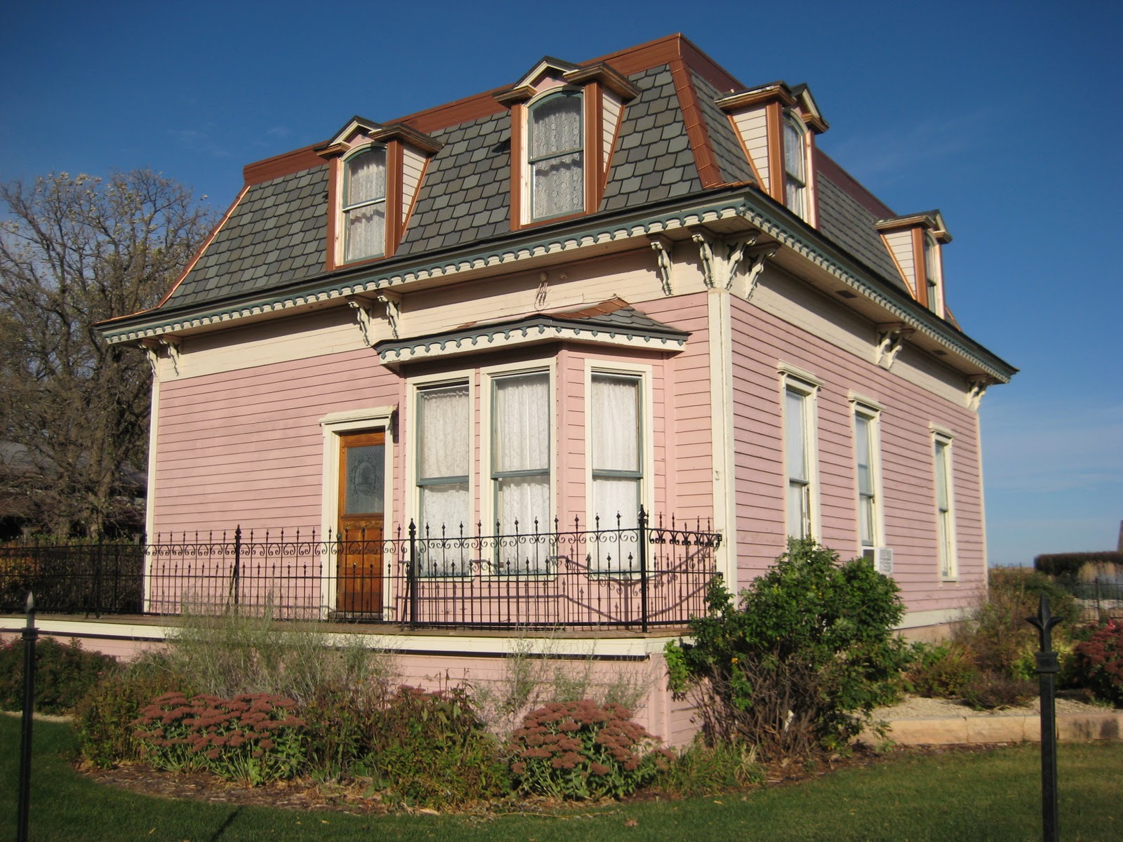 Little Log house Pioneer Village