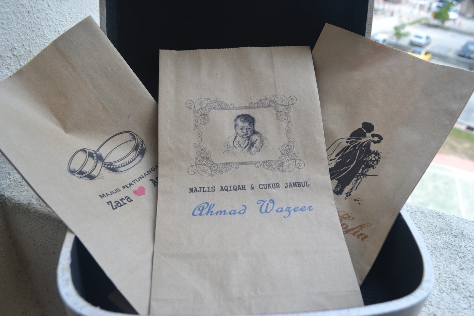 The Moons Gallery and 1st in Malaysia Specialize in Customade Gift Printed Brown