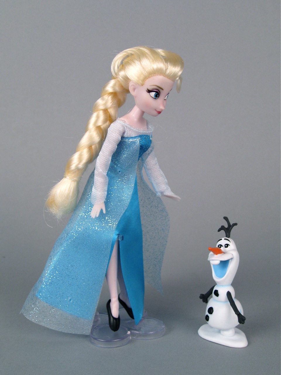 Elsa Mini Doll Wardrobe set