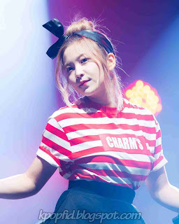 Foto Yeri Red Velvet dance di panggung Foto Yeri Red Velvet dance di panggung