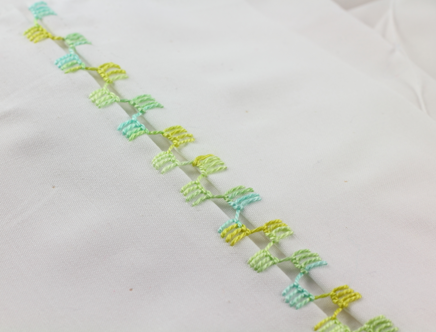 big B 100 Stitches Buttonhole Insertion Stitch