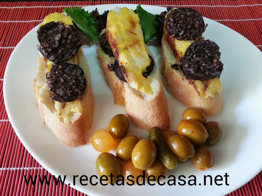 pincho de tortilla de patatas y morcilla de Burgos