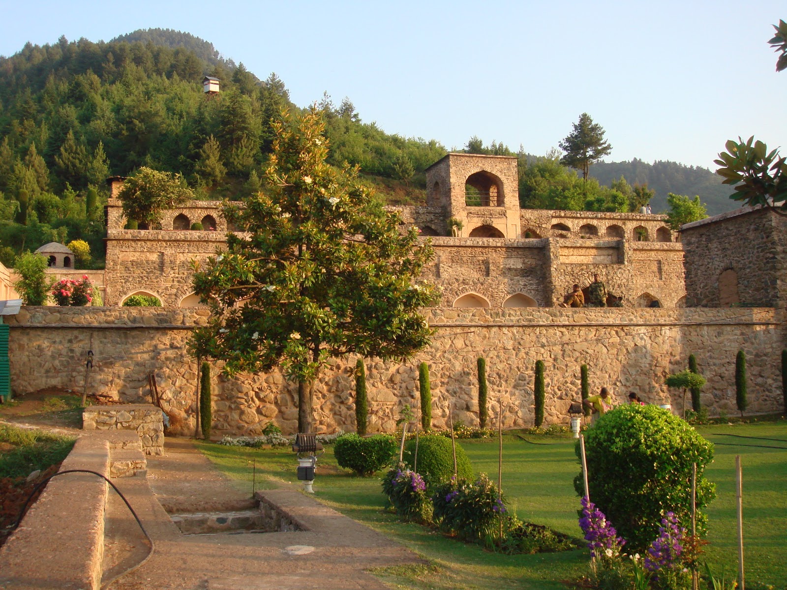 Chashme Shahi And Pari Mahal, Srinagar