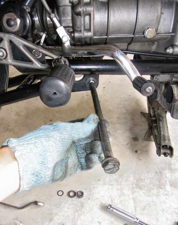 Moto Guzzi life in Tokyo Comfortable side stand for Le Mans